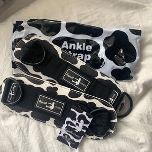 NWT Suzie B Ankle Straps
